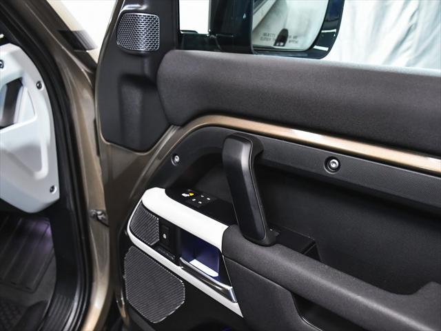 Photo of 2020 Brown Land Rover Defender