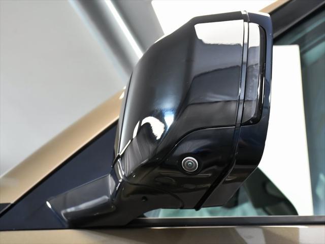 Photo of 2020 Brown Land Rover Defender