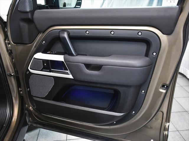 Photo of 2020 Brown Land Rover Defender