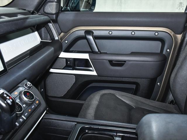 Photo of 2020 Brown Land Rover Defender