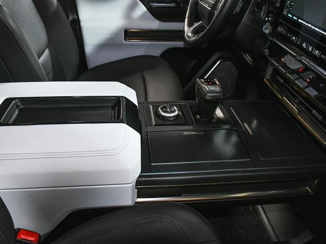 Photo of 2025 Deep Aurora Metallic (Dark Bronze) GMC HUMMER EV SUV