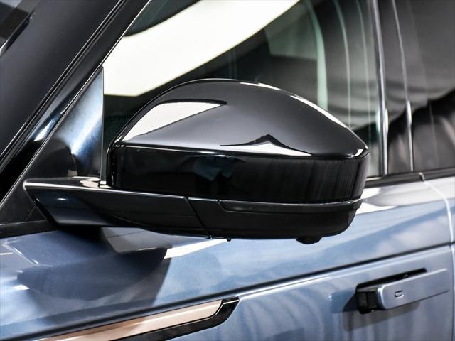 Photo of 2020 Byron Blue Metallic Land Rover Range Rover Velar