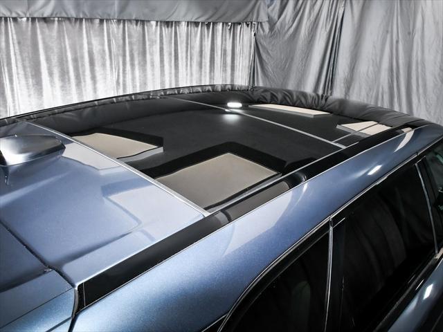Photo of 2020 Byron Blue Metallic Land Rover Range Rover Velar