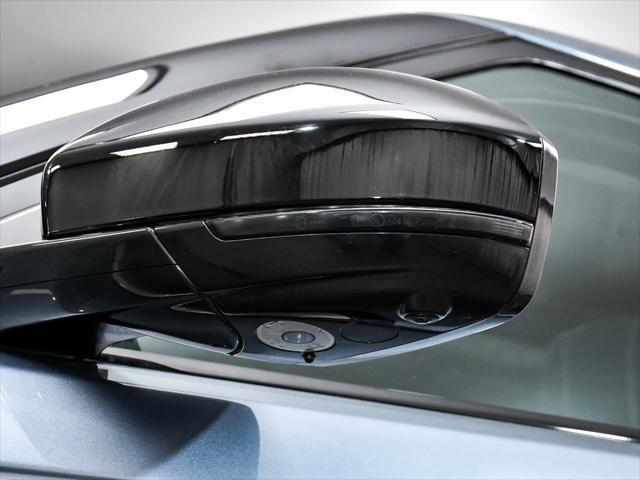 Photo of 2020 Byron Blue Metallic Land Rover Range Rover Velar