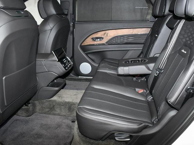 Photo of 2023 Glacier White Bentley Bentayga