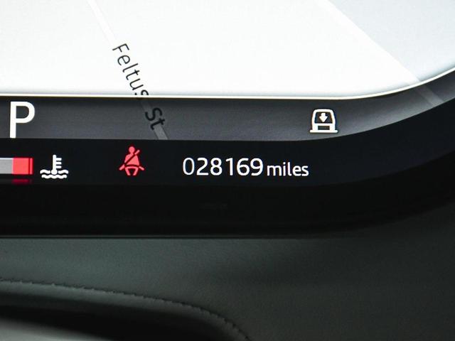 Photo of 2023 White Land Rover Range Rover Sport