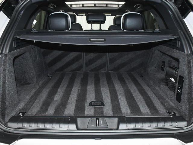 Photo of 2023 White Land Rover Range Rover Sport