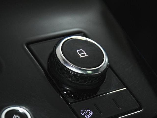 Photo of 2023 White Land Rover Range Rover Sport