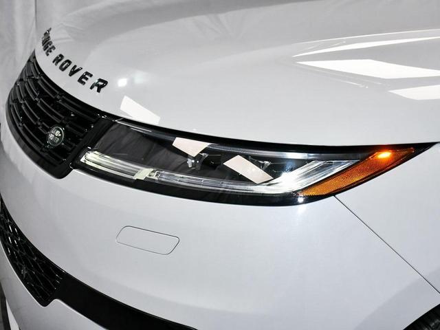 Photo of 2023 White Land Rover Range Rover Sport