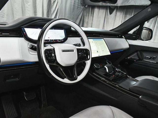 Photo of 2023 White Land Rover Range Rover Sport