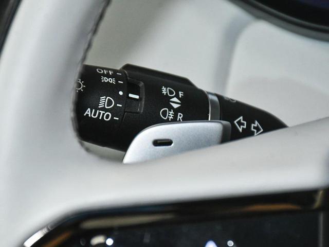 Photo of 2023 White Land Rover Range Rover Sport