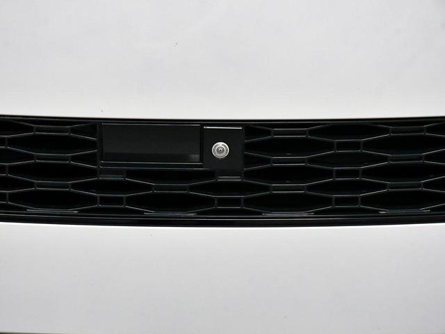 Photo of 2023 White Land Rover Range Rover Sport