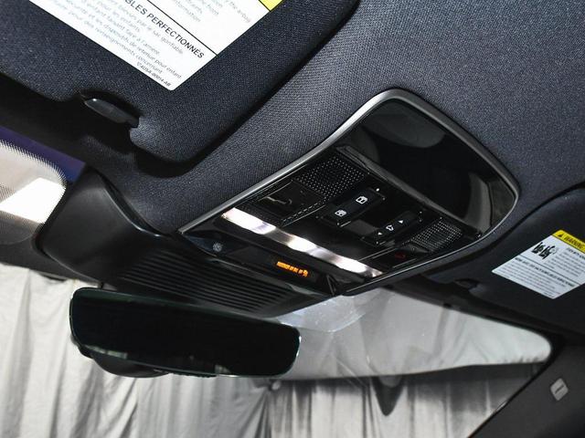 Photo of 2023 White Land Rover Range Rover Sport