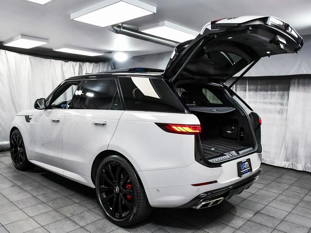 Photo of 2023 White Land Rover Range Rover Sport