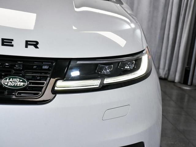 Photo of 2023 White Land Rover Range Rover Sport
