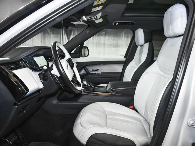 Photo of 2023 White Land Rover Range Rover Sport
