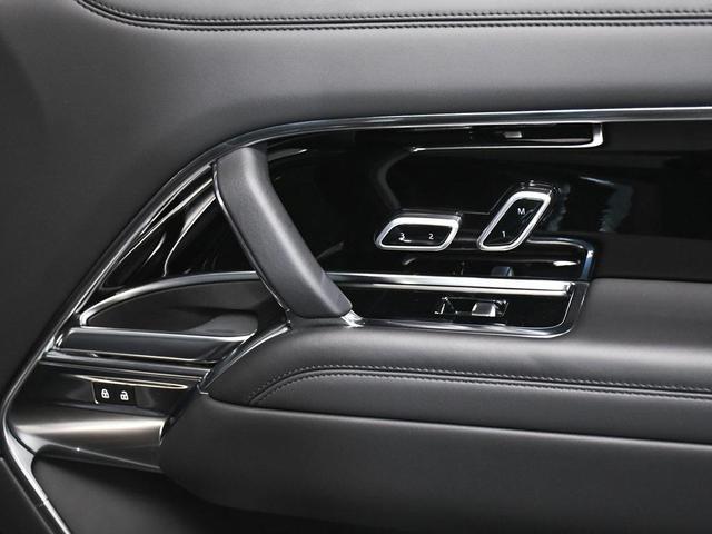 Photo of 2023 Santorini Black Metallic Land Rover Range Rover