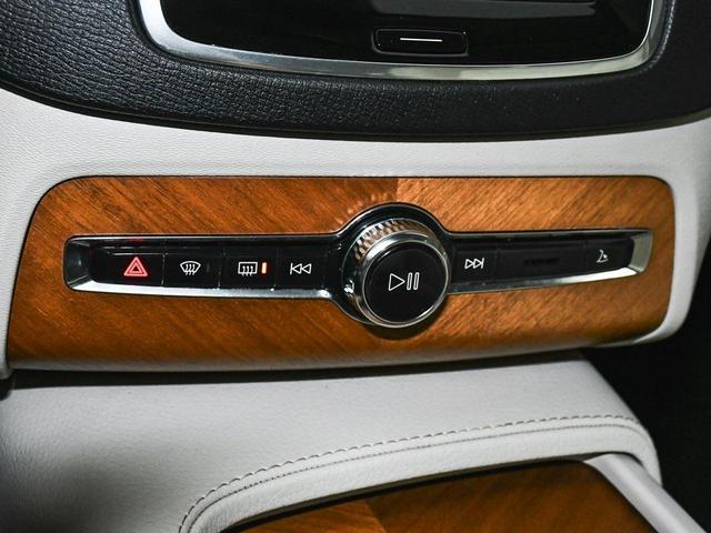 Photo of 2021 Denim Blue Metallic Volvo XC90