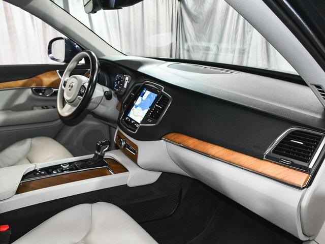 Photo of 2021 Denim Blue Metallic Volvo XC90