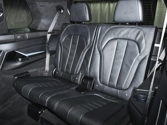 Photo of 2022 Alpine White BMW X7