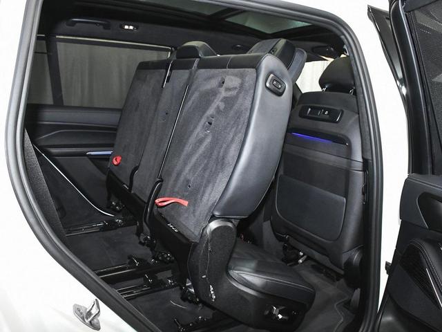 Photo of 2022 Alpine White BMW X7