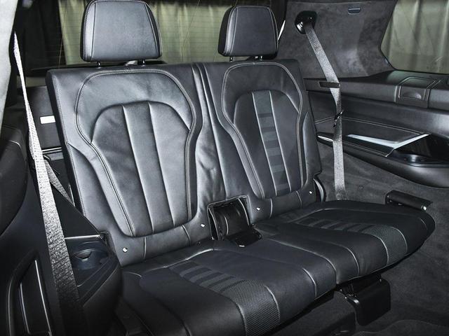 Photo of 2022 Alpine White BMW X7
