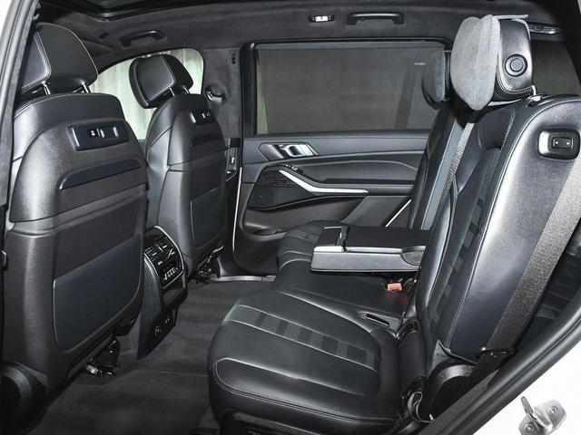 Photo of 2022 Alpine White BMW X7