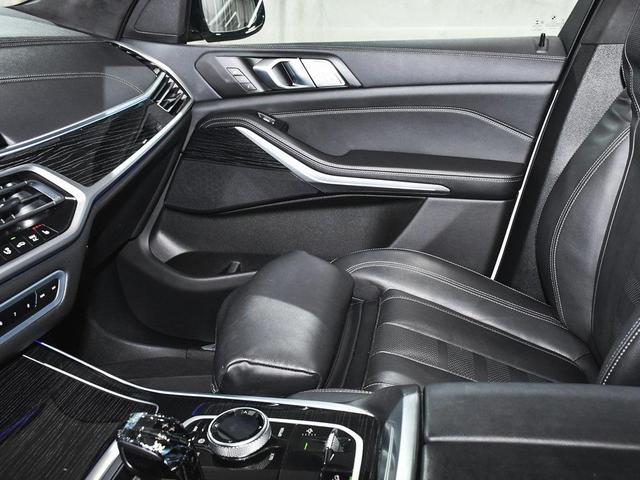 Photo of 2022 Alpine White BMW X7