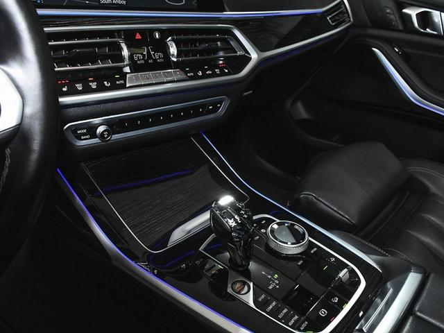 Photo of 2022 Alpine White BMW X7