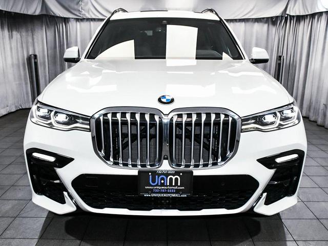 Photo of 2022 Alpine White BMW X7