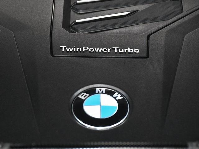 Photo of 2022 Alpine White BMW X7