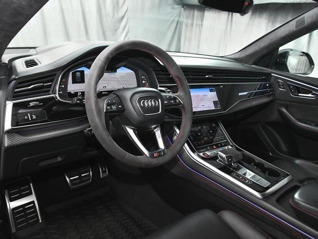 Photo of 2022 Glacier White Audi RS Q8