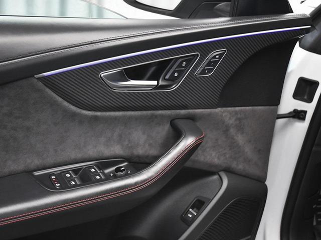Photo of 2022 Glacier White Audi RS Q8