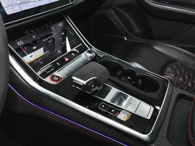 Photo of 2022 Glacier White Audi RS Q8