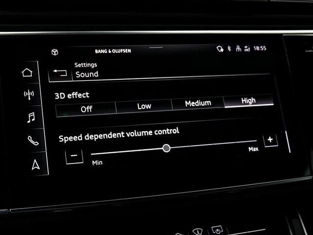 Photo of 2022 Glacier White Audi RS Q8