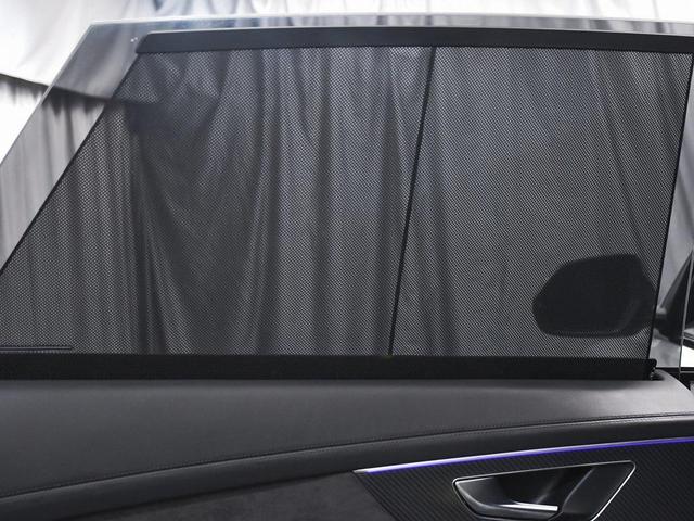Photo of 2022 Glacier White Audi RS Q8