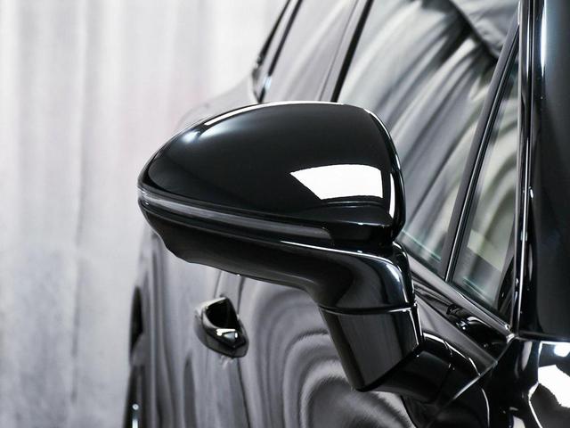 Photo of 2024 Black Porsche Cayenne
