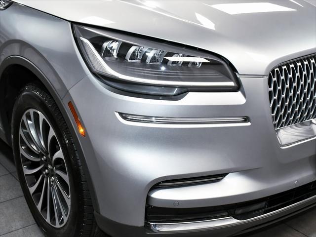 Photo of 2023 Silver Radiance Metallic Clearcoat Lincoln Aviator