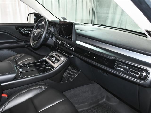 Photo of 2023 Silver Radiance Metallic Clearcoat Lincoln Aviator
