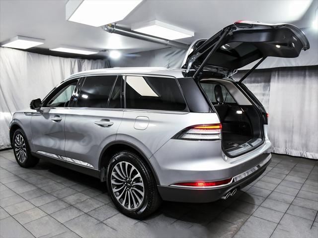 Photo of 2023 Silver Radiance Metallic Clearcoat Lincoln Aviator
