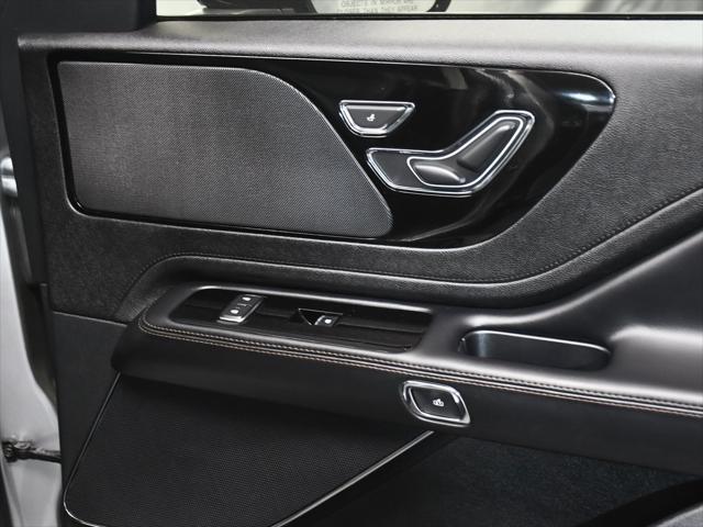 Photo of 2023 Silver Radiance Metallic Clearcoat Lincoln Aviator