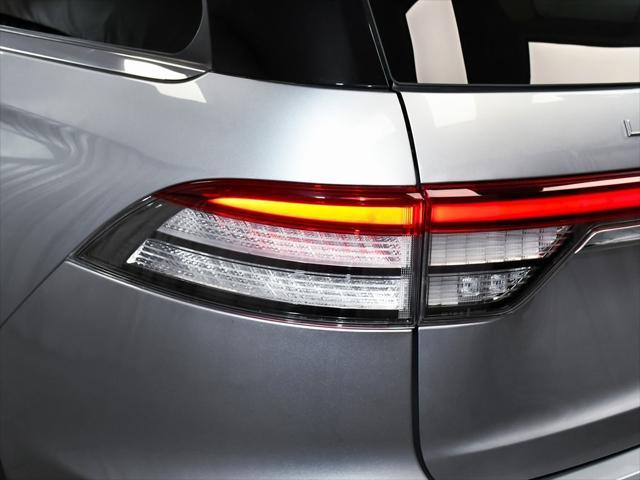 Photo of 2023 Silver Radiance Metallic Clearcoat Lincoln Aviator