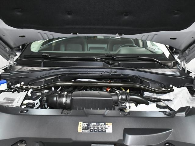 Photo of 2023 Silver Radiance Metallic Clearcoat Lincoln Aviator