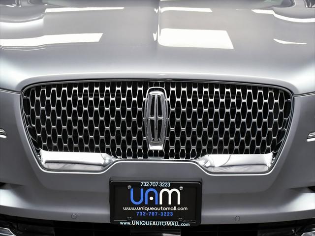 Photo of 2023 Silver Radiance Metallic Clearcoat Lincoln Aviator