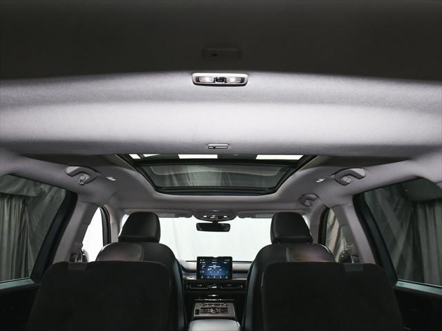 Photo of 2023 Silver Radiance Metallic Clearcoat Lincoln Aviator