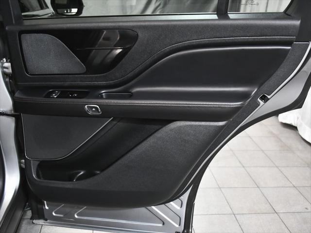 Photo of 2023 Silver Radiance Metallic Clearcoat Lincoln Aviator