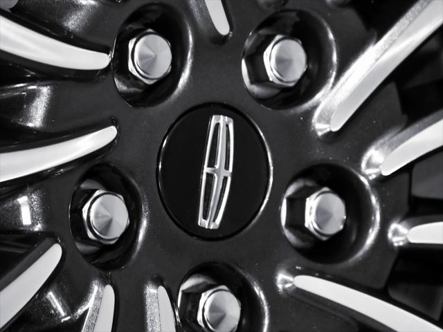 Photo of 2023 Silver Radiance Metallic Clearcoat Lincoln Aviator