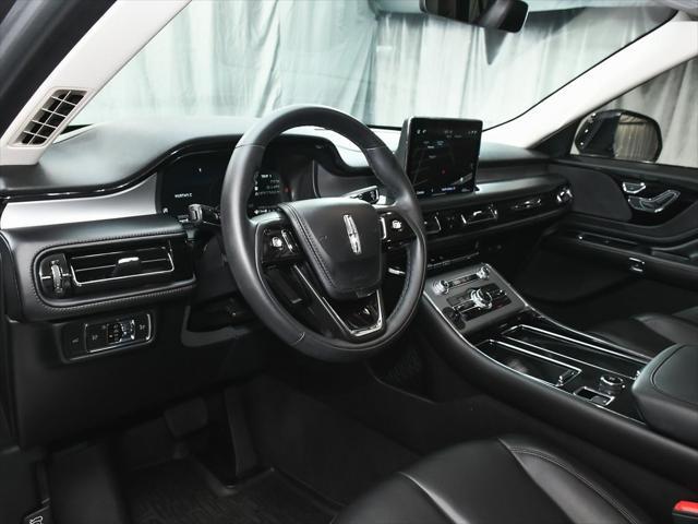 Photo of 2023 Silver Radiance Metallic Clearcoat Lincoln Aviator