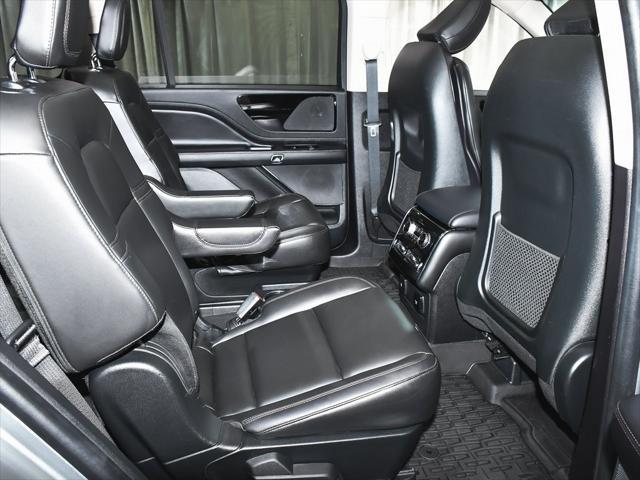 Photo of 2023 Silver Radiance Metallic Clearcoat Lincoln Aviator