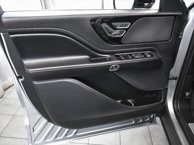 Photo of 2023 Silver Radiance Metallic Clearcoat Lincoln Aviator
